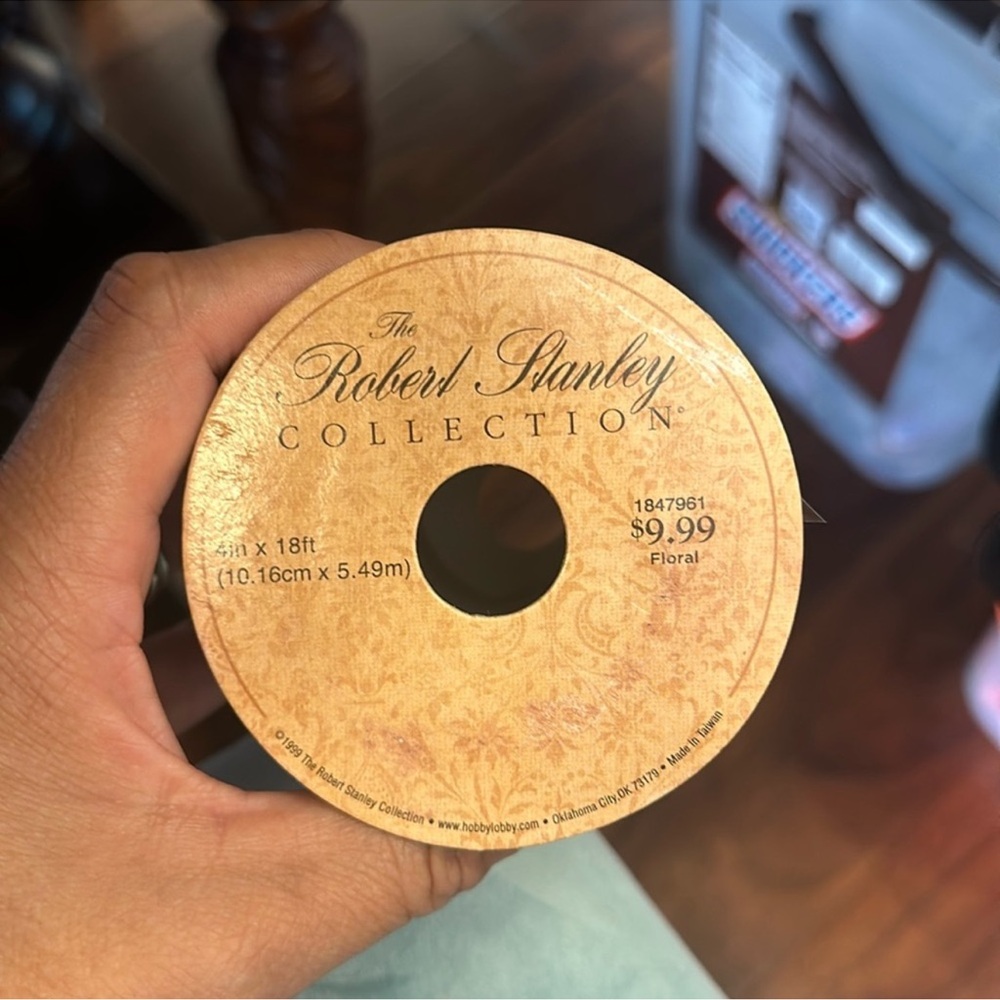 Robert Stanley Floral Ribbon